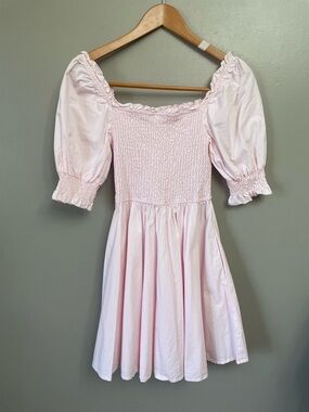 Francesca’s Mi Ami Medium pink Cotton Smocked Puff Sleeve Mini Dress w/Pockets